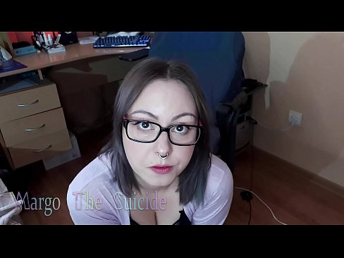 ❤️ Rapariga Sexy com Dildo de Óculos Chupa Profundamente na Câmara ️ Sexo superior em pt.pornobot.ru ☑